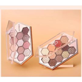 O.TWO.O Eyeshadow palette